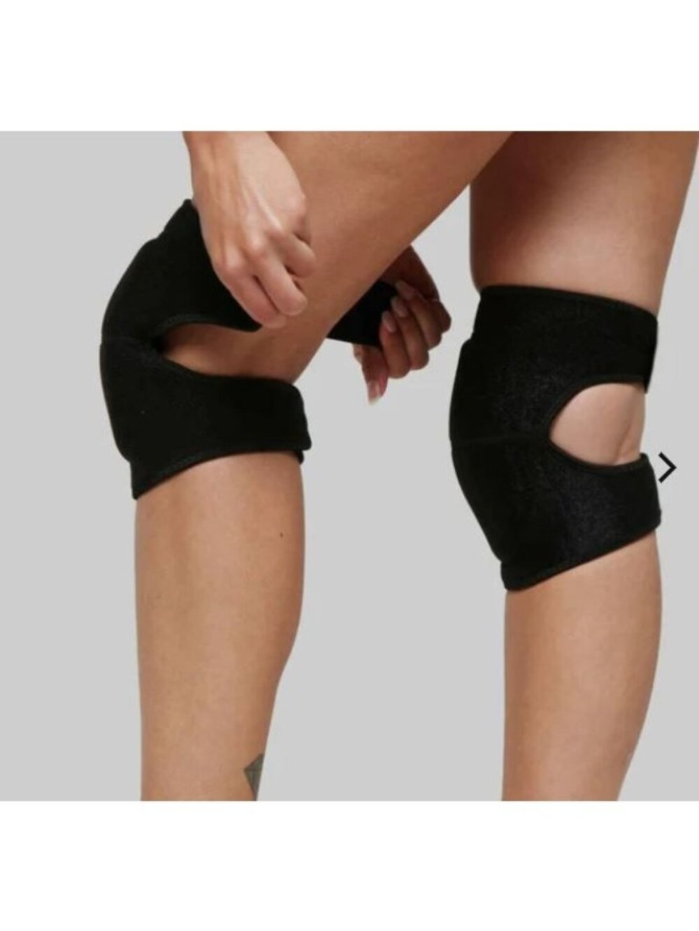 CXIX Velcro Knee Pads Women Size Small NWT Black